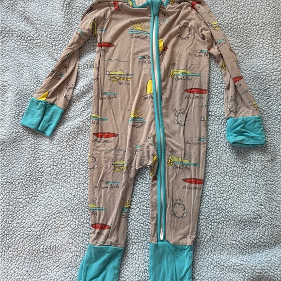 Coco moon 18-24 jammies - Picture 1 of 2